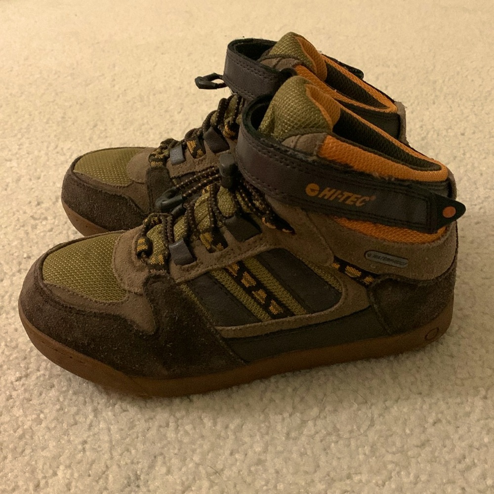 HI-TEC kids boots